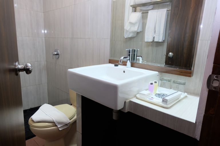 Bathroom 4