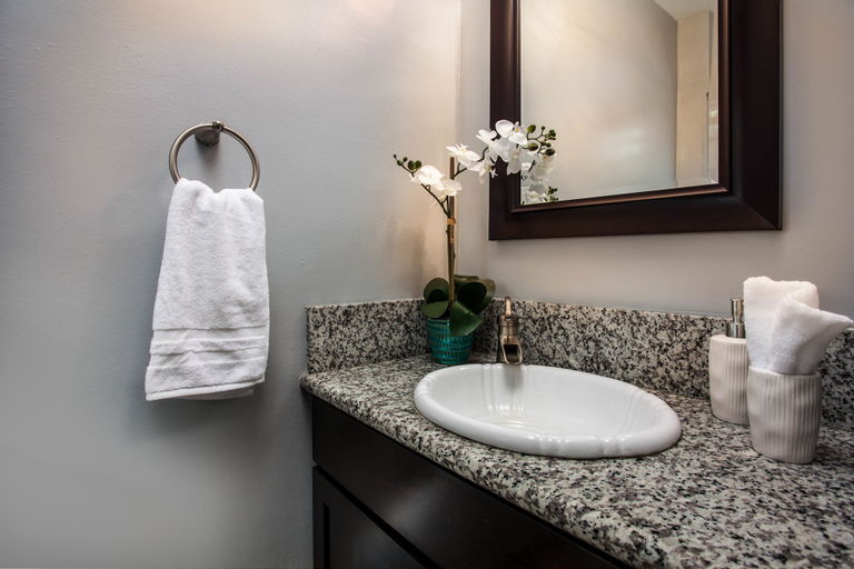 Bathroom 5, Million Dollar View, Los Angeles