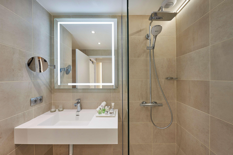 Bathroom 9