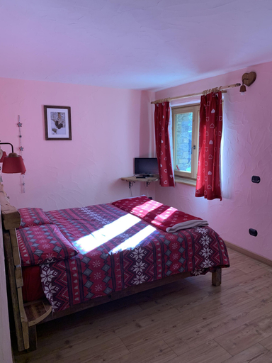 Bedroom 2, Agriturismo La Ferme du Grand Paradis, Aosta
