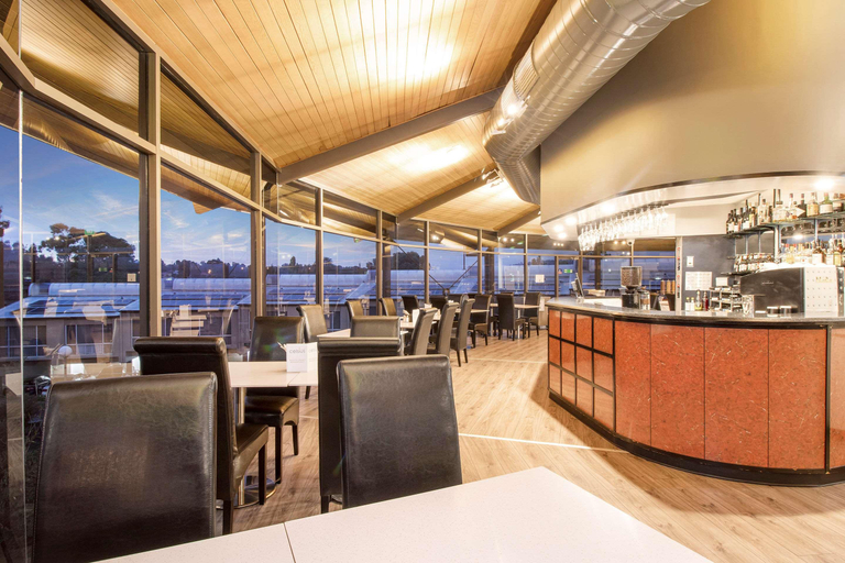 Food & Drinks 5, Littomore Hotel on Stewart, Bathurst, Bathurst Regional - Pt A