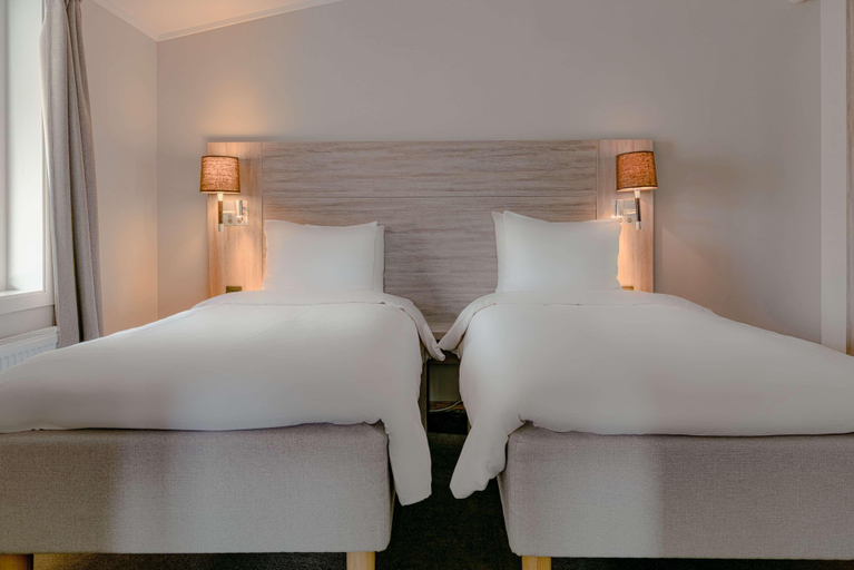 Bedroom 2, Radisson Blu Polar Hotel, Spitsbergen, Stavanger