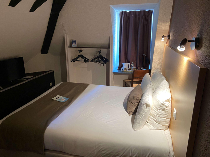Bedroom 18