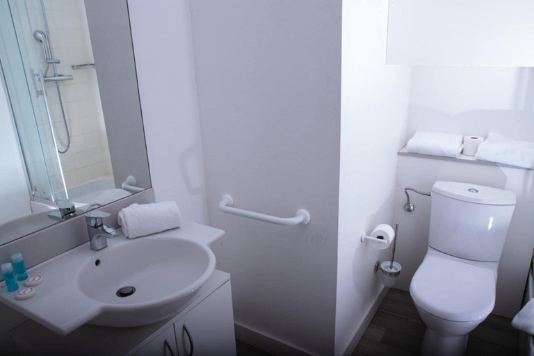 Bathroom 5, City Residence Strasbourg Access, Bas-Rhin