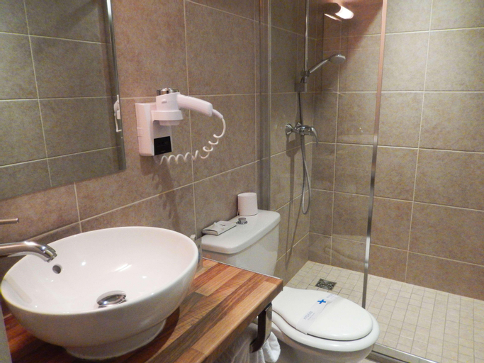 Bathroom 8