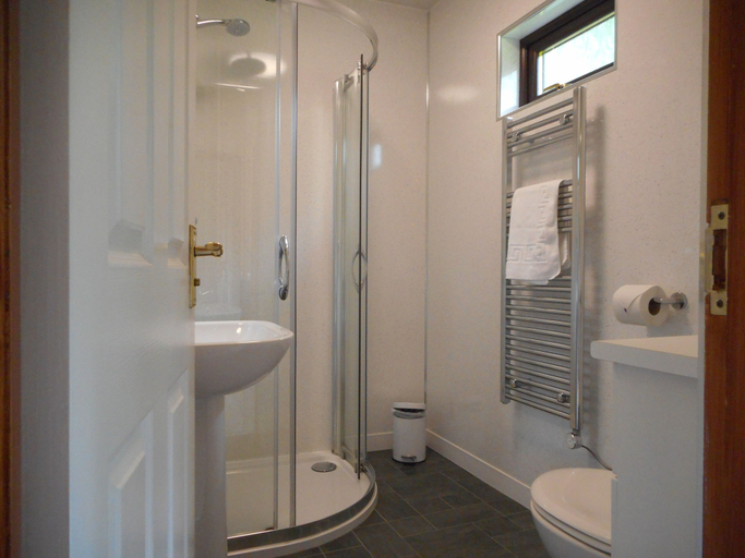 Bathroom 3, Bluebell Lodge 5 with Hot Tub, Dumfries and Galloway