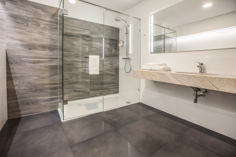 Bathroom, Kolumna Park, Pabianice