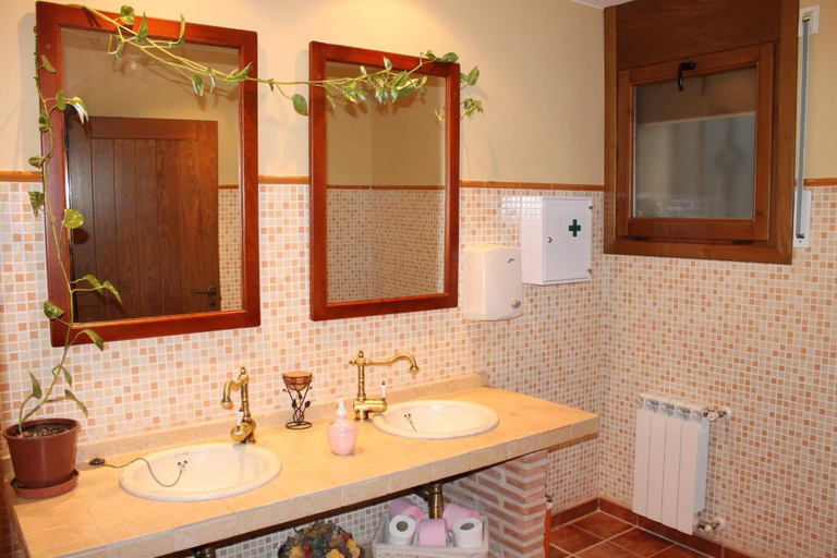 Bathroom 4, El Corral de Valero, Teruel