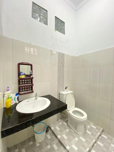 Bathroom, Hozby Family Suites, Banda Aceh