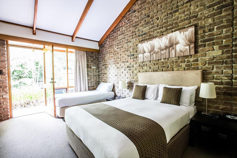 Bedroom 2, The Hahndorf Lodge, Adelaide