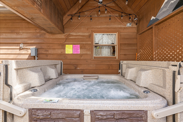 Bathroom 4, A Sweet Retreat, Sevier