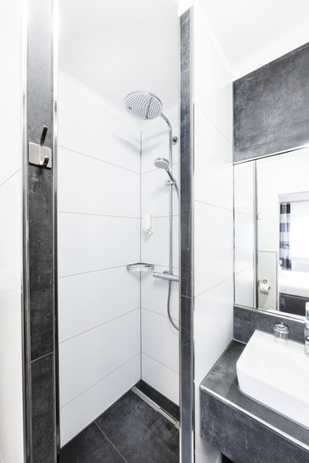 Bathroom 4, Hotel Hochwaldcafe, Bernkastel-Wittlich