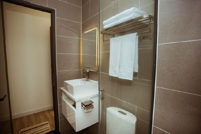 Bathroom 3, Lee Charming Hotel by ZUZU, Nha Trang