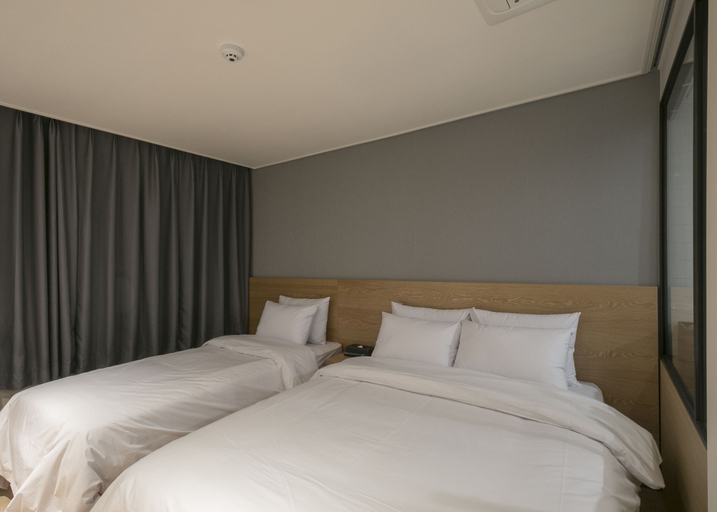 Bedroom 5, Hotel Wolmido, Jung