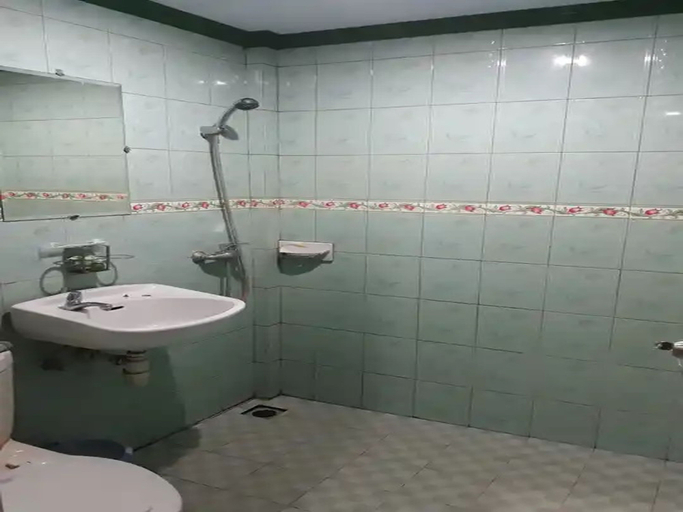 Bathroom 5, Hotel Delima, Jayapura