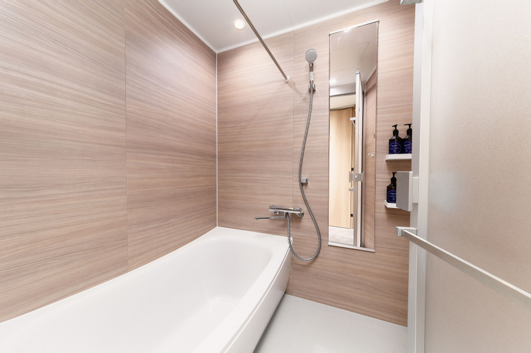 Bathroom 25