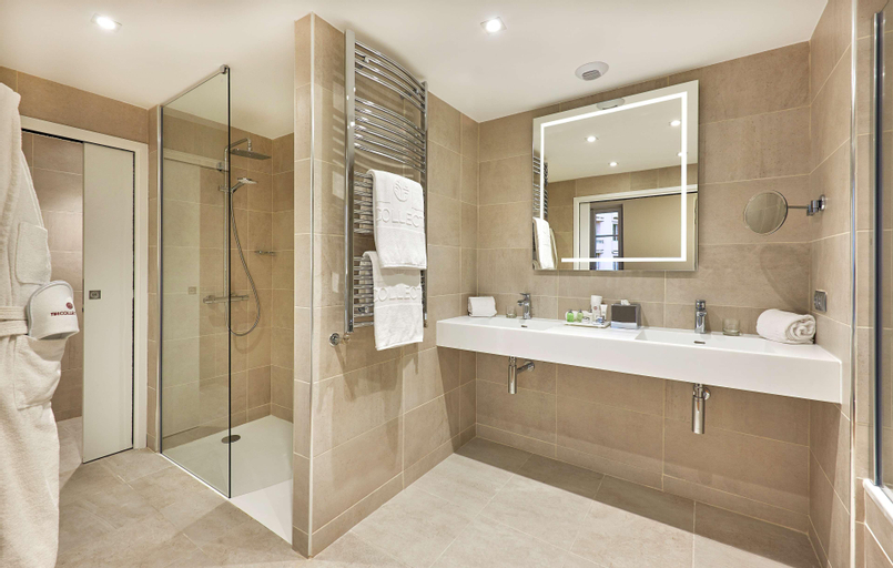 Bathroom 4