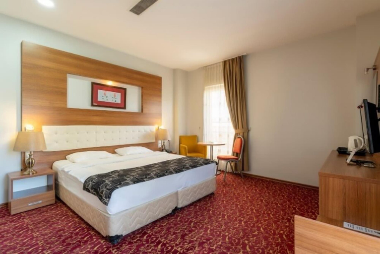 Bedroom 4, The Riada Hotel, Merkez