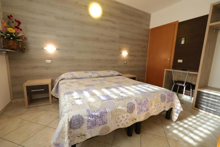 Bedroom 2, Il Villino Agriturismo B&B, Macerata