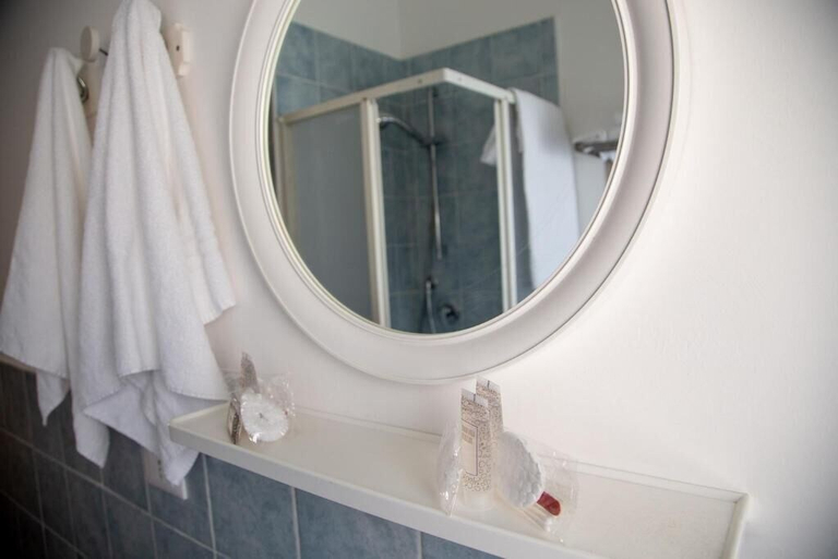 Bathroom 4, Hotel Cà Vanni, Rimini