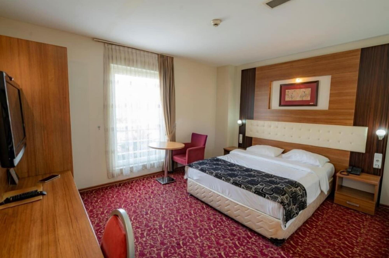 Bedroom 3, The Riada Hotel, Merkez