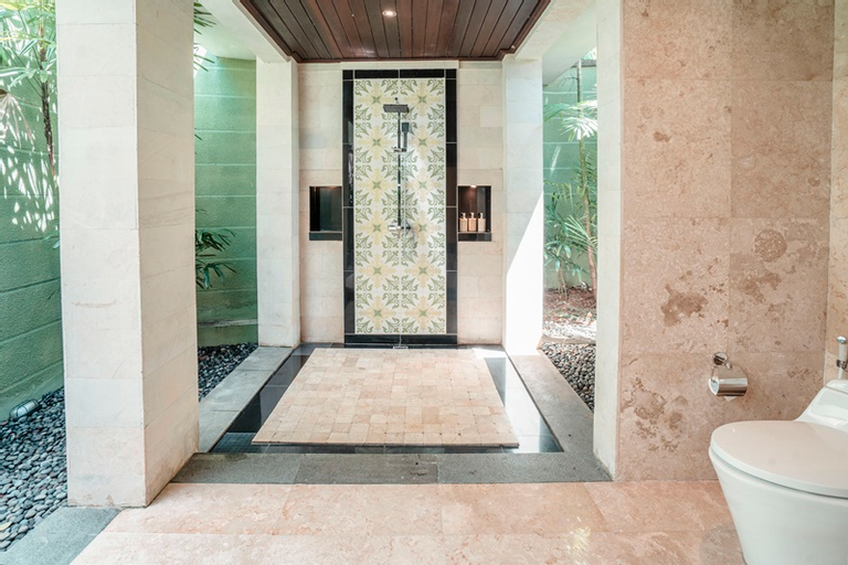 Bathroom 24