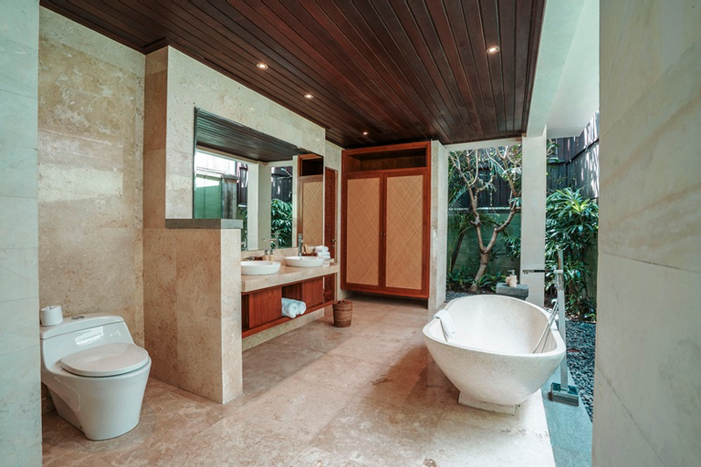 Bathroom 25