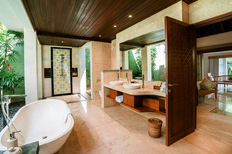 Bathroom 12