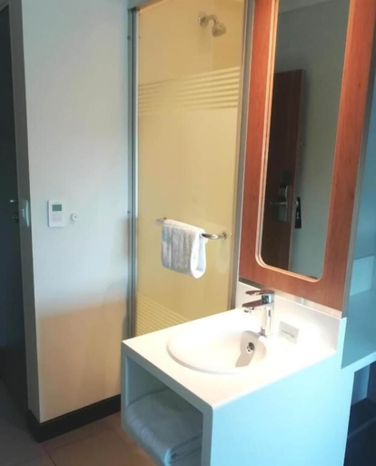 Bathroom 5, SUN1 Southgate, City of Johannesburg