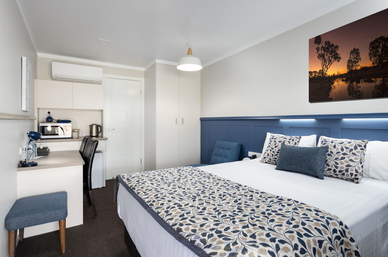 Bedroom 2, Granite Belt Motel, Stanthorpe