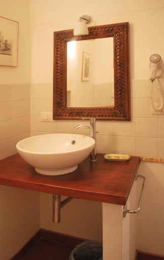 Bathroom 4, La Magnolia, Terni
