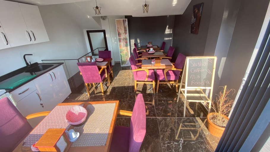 Food & Drinks 5, La Petite Maison, Fatih