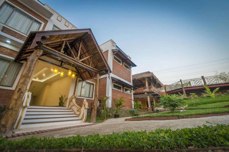 Exterior & Views 2, Hotel Queen Jamadevi, Mawlamyine