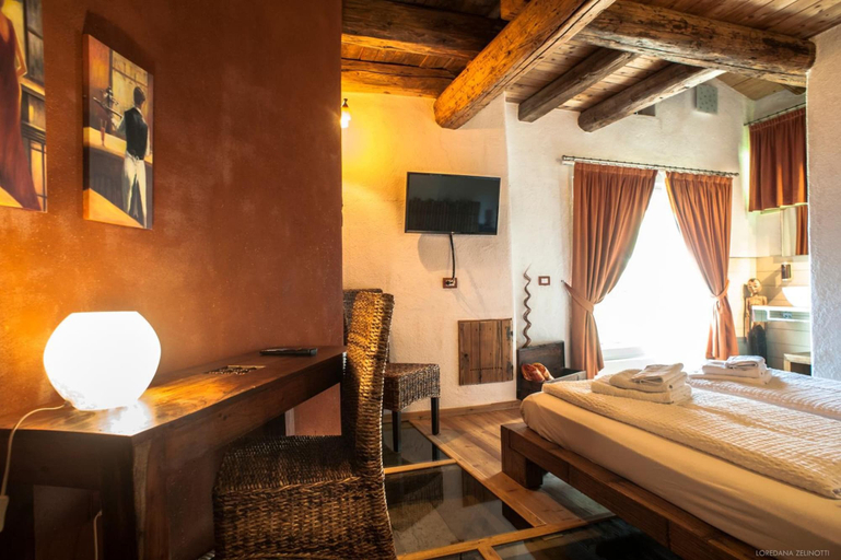 Bedroom 2, Maso Franceschella, Trento
