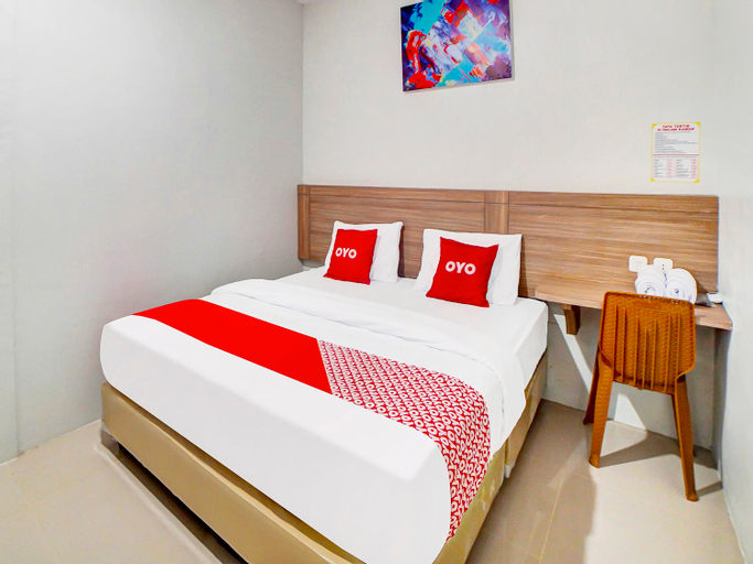Bedroom 1, OYO 91211 Mega Comfort Guest House, Medan