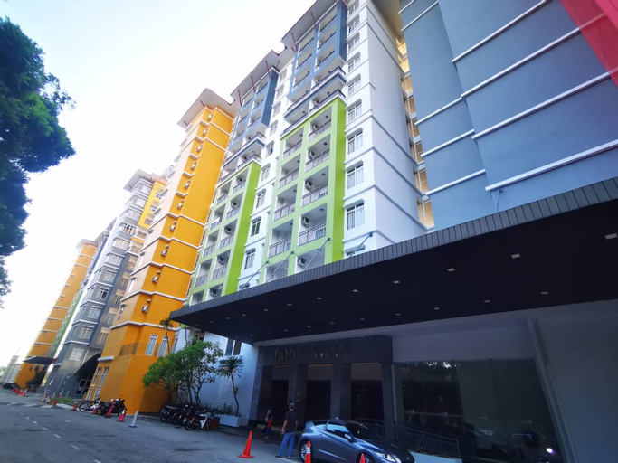 Exterior & Views 27