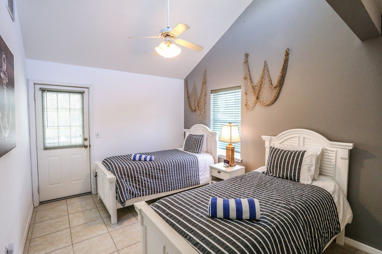 Bedroom 3, 219 Fairweather, Lee