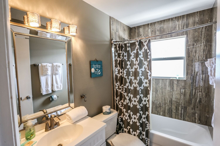 Bathroom 4, 231 Ostego Drive, Lee