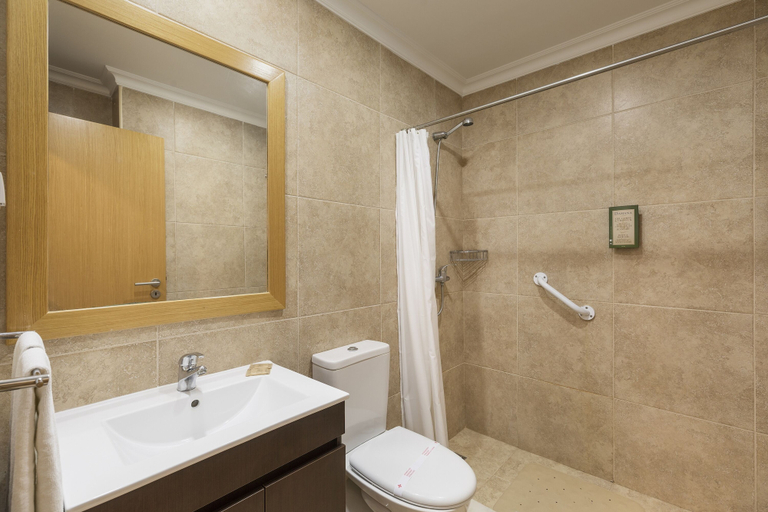 Bathroom 5, Interpass Vauhotel Apartamentos, Portimão