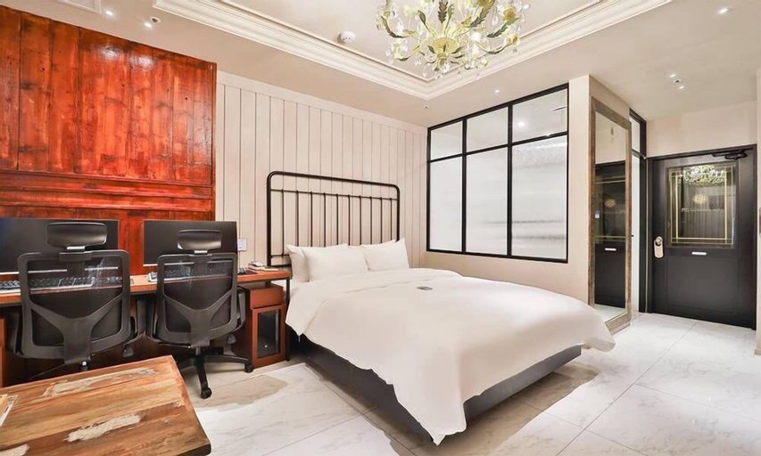 Bedroom 22