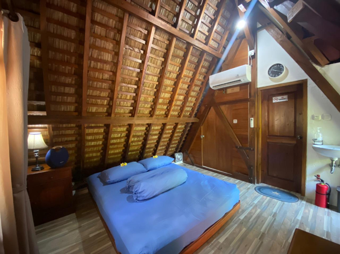 Bedroom 2, Eunike Surf Cottage, Pangandaran
