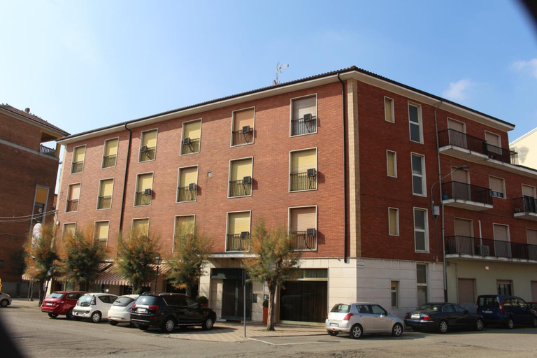 Exterior & Views 2, Hotel Ristorante Vittoria, Vercelli