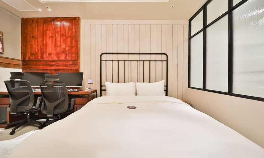 Bedroom 25