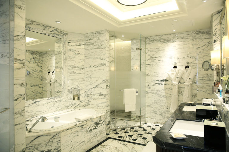 Bathroom 23