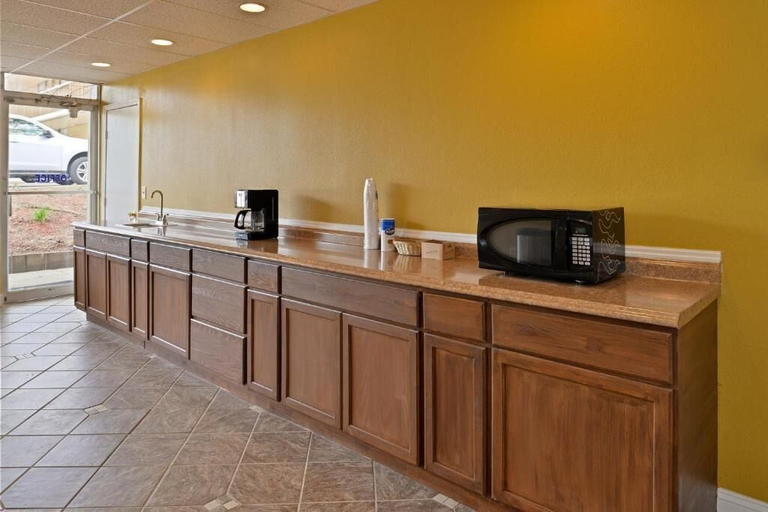 Others, Mansfield Inn, Richland