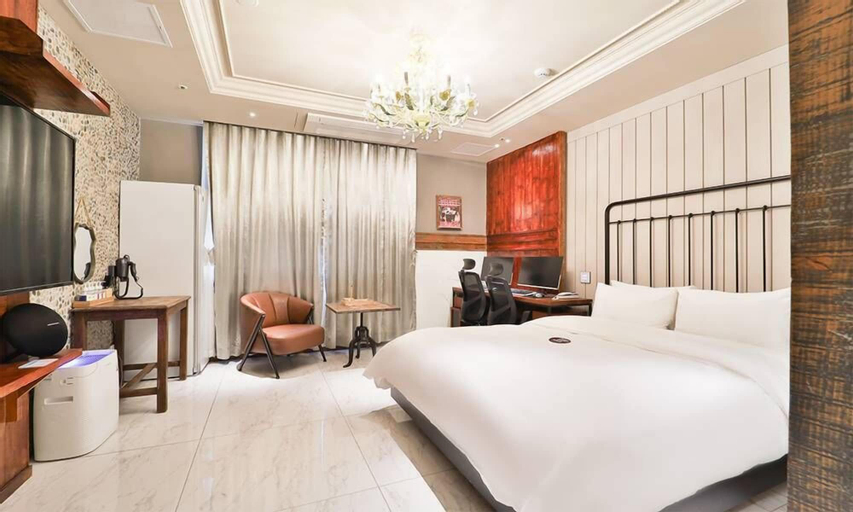 Bedroom 17