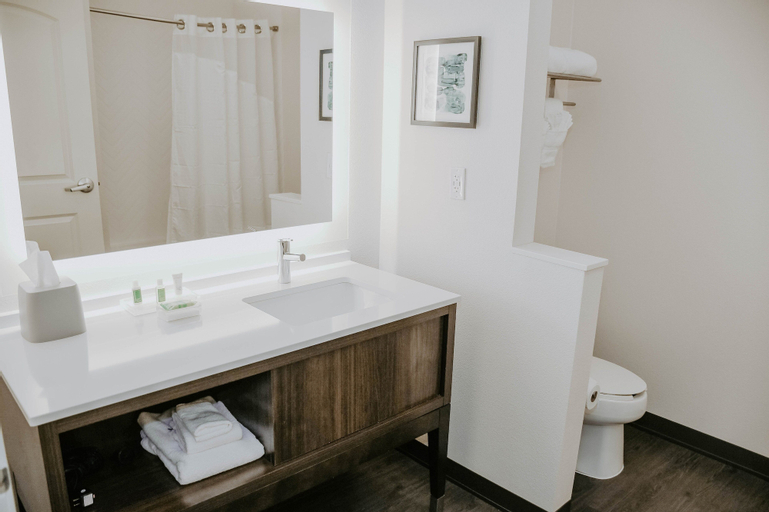 Bathroom 24