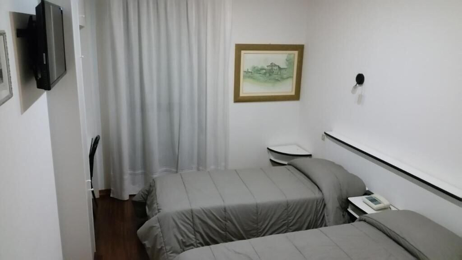 Bedroom 3, Hotel Le Colombelle, Padua