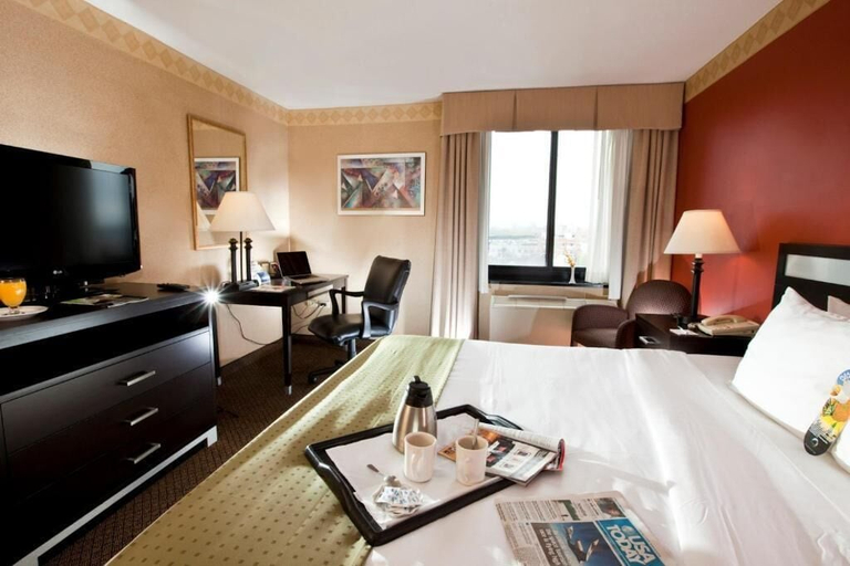 Bedroom 3, Holiday Inn LaGuardia Airport at Citifield / Flushing, New York