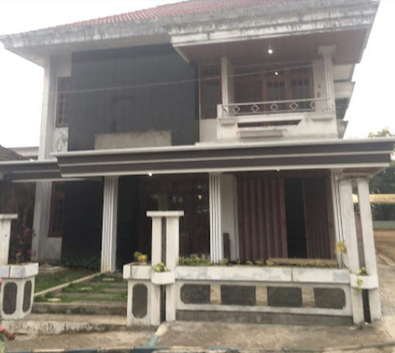 Exterior & Views 1, Panglipuran Homestay, Malang